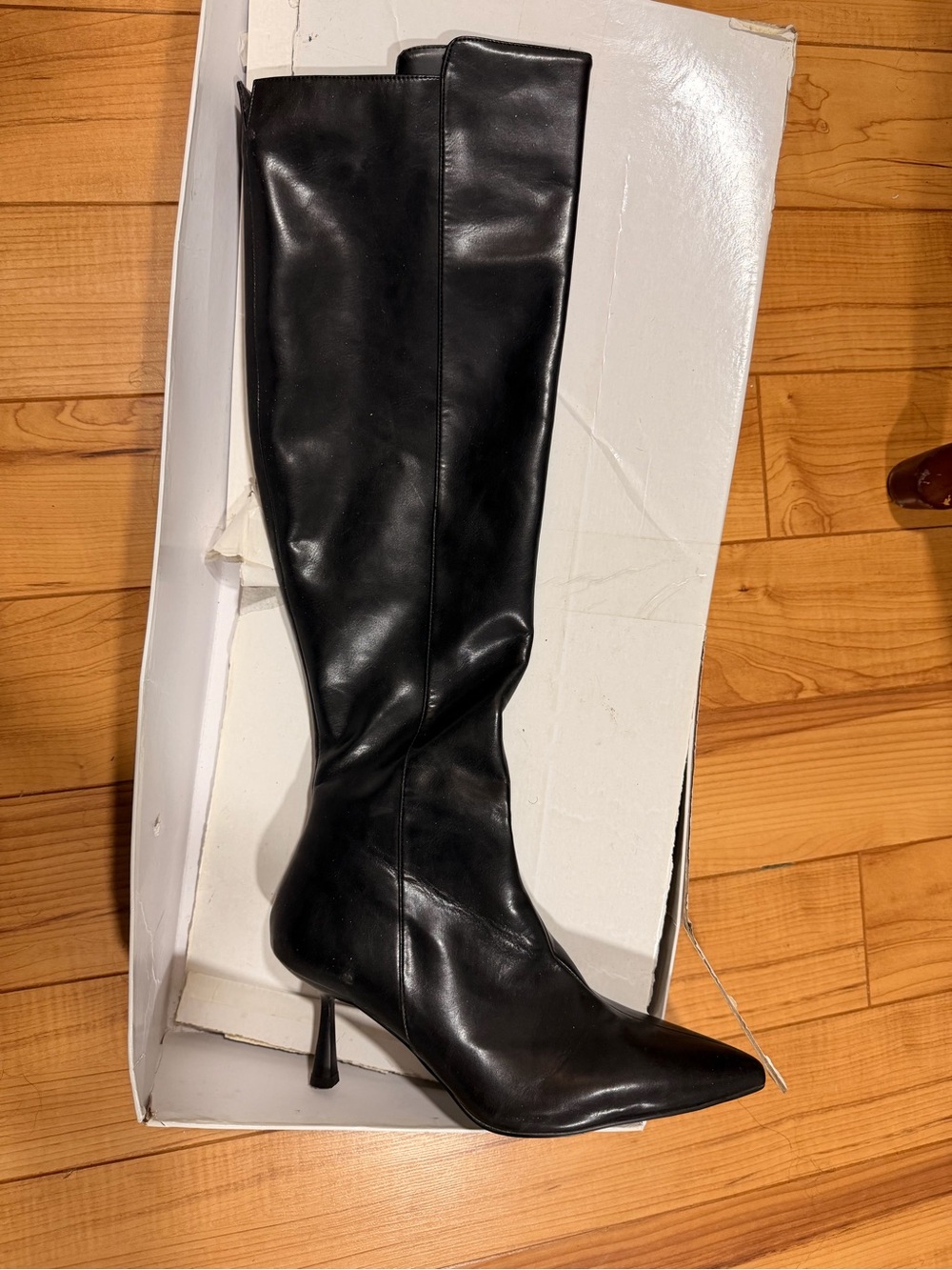Black Knee-High Pointed Toe Stiletto Boots
